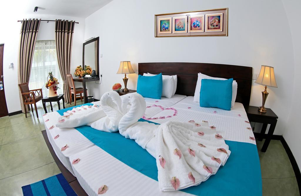Coco Royal Beach Resort Kalutara Exterior foto